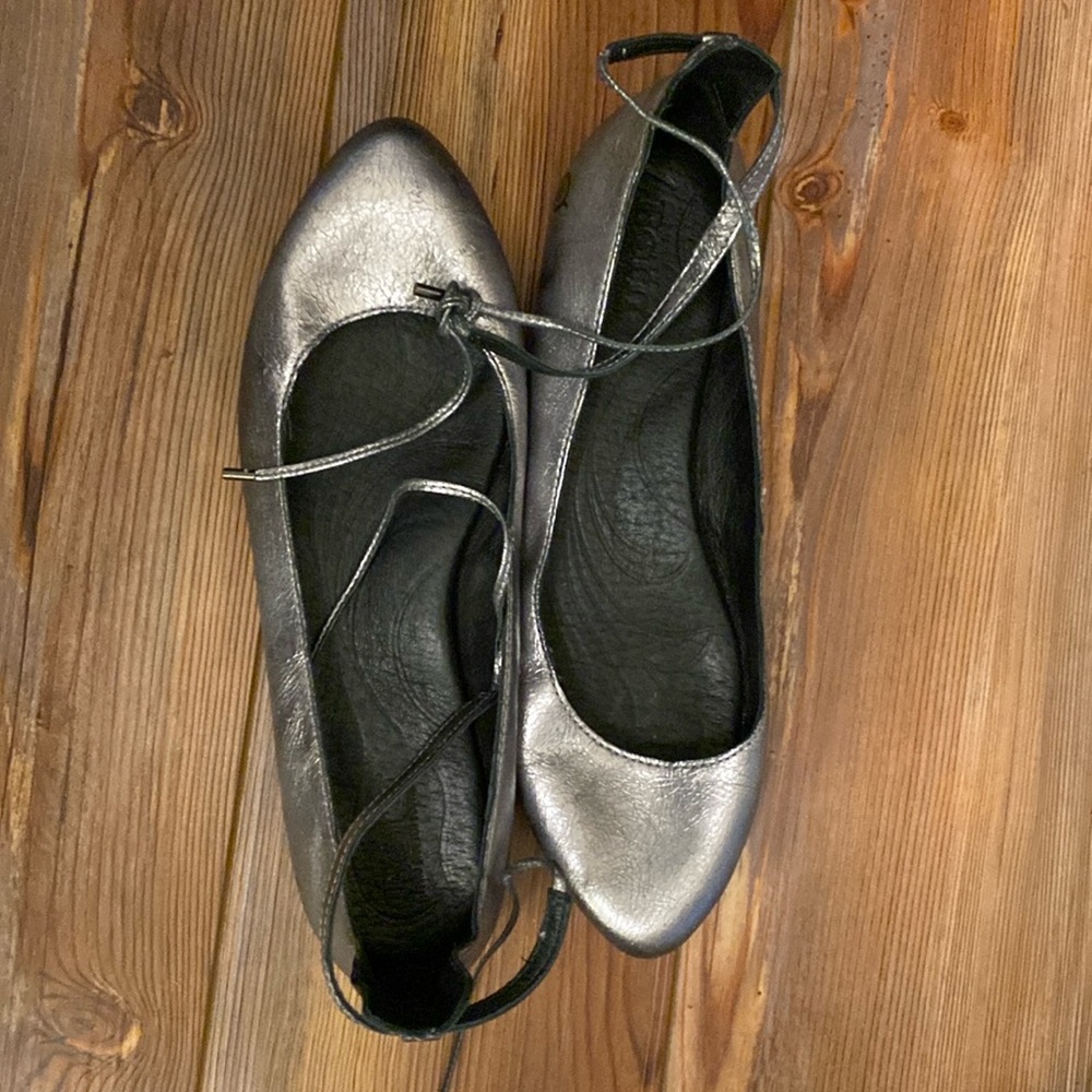Born ballet flats